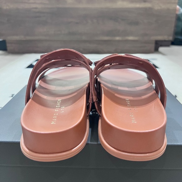 Marc Fisher Verity Fisherman Flat Leather Footbed Strappy Design Sandal - Picture 4 of 10